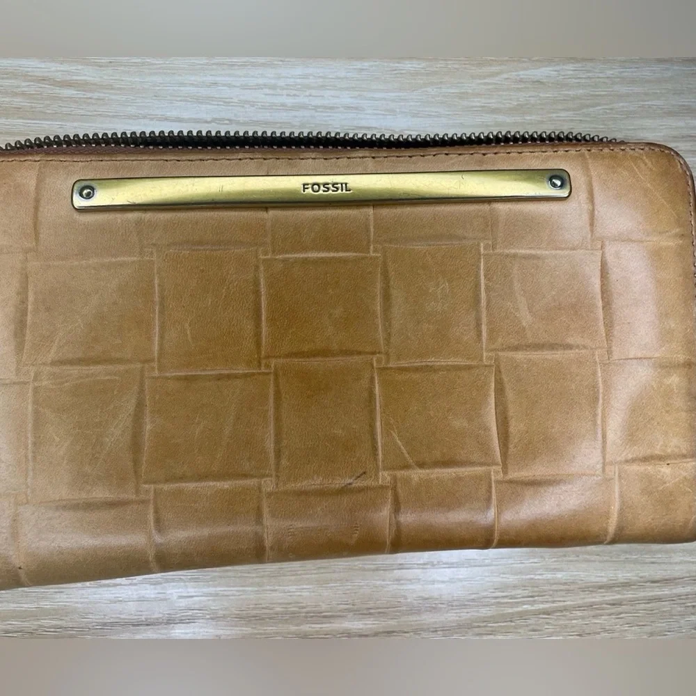 Fossil wallet preloved